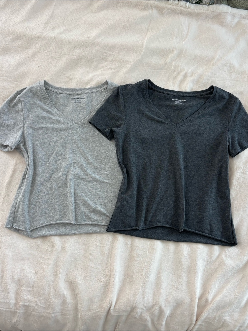Bundle of 2 basic tops